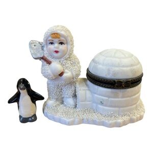 VINTAGE 2PC WHIMSICAL ESKIMO & IGLOO TRINKET BOX & PENGUIN MINIATURE FIGURINE